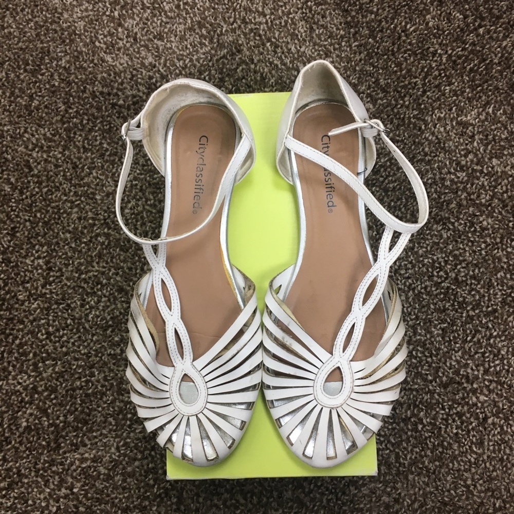 White Sandals Shoes Size 9